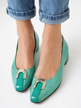 $300 - Vintage Pierre Cardin Paris Green Leather Flats – Size 9.5